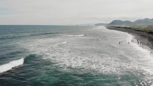 Luftaufnahme entlang der lettischen Ostseeküste