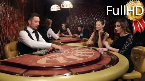 Dos hermosas mujeres jugando al blackjack