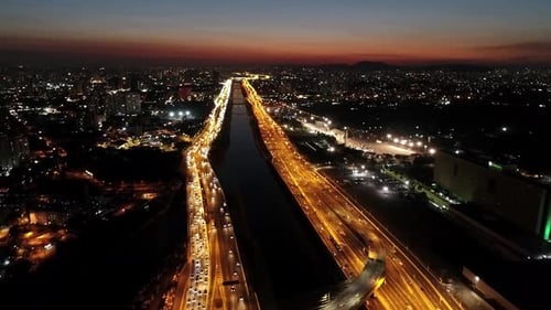 Paisagem urbana noturna de São Paulo. Paisagem noturna da cidade urbana