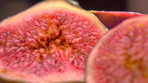 Figues mûres coupées