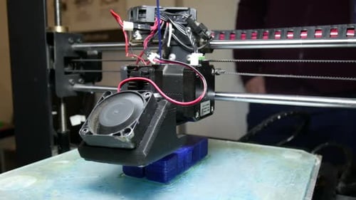 Fortschrittlicher 3D-Drucker druckt das Produkt