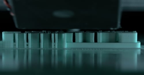 Druckkopf eines 3D-Druckers, der an einem Druckobjekt arbeitet