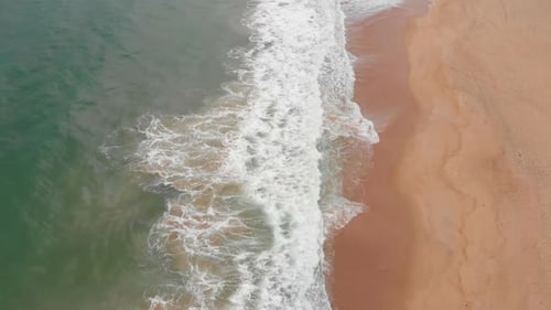 Aerial Drone Shot View the Ocean of the Ocean Waves, Beautiful Waves Do Not End Frames One By One