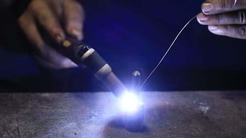 Schweißarbeiten durch WIG-Schweißen zur Reparatur von Details