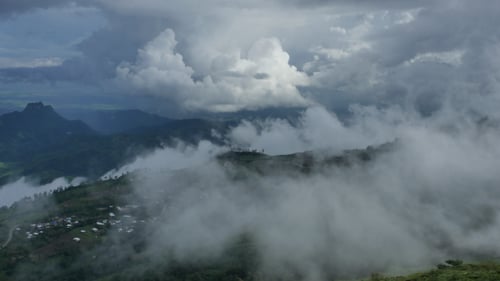 Mist On Mountain