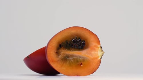 Tamarillo 37