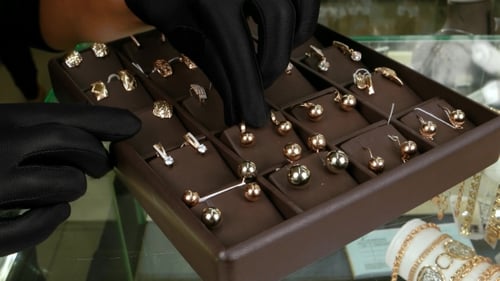 Gold Jewelry, Formulation Of Shop Windows With Jewelry In The Jewelry Store, Exposed For Sale