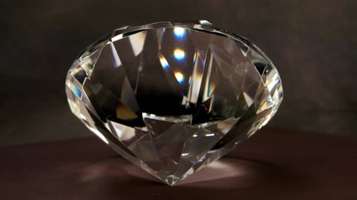 Vitrine en cristal brillant d'une bijouterie