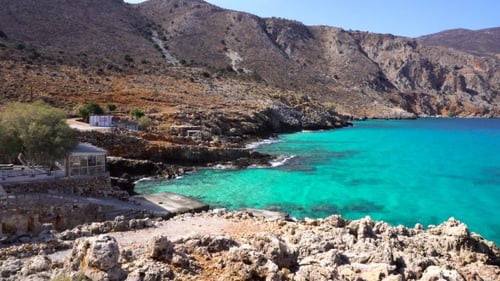 Belle plage aux eaux bleues