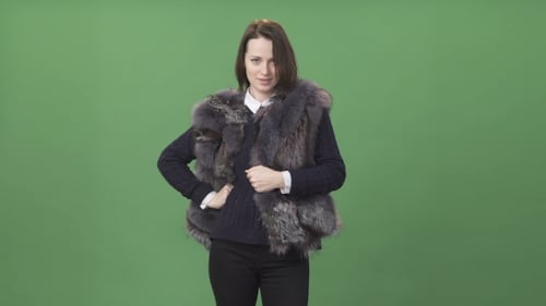 Gilet de Fourrure Jeune Femme Brune