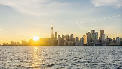 Die Skyline von Toronto bei Sonnenuntergang