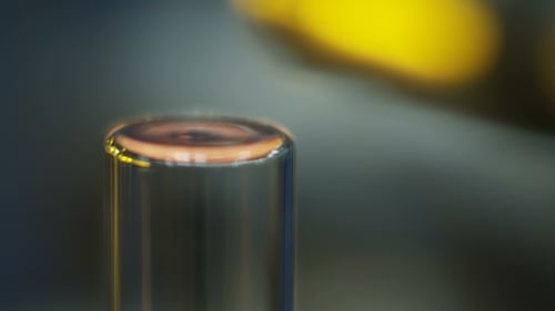 Fabricación de tubos médicos en la fábrica de vidrio soplado