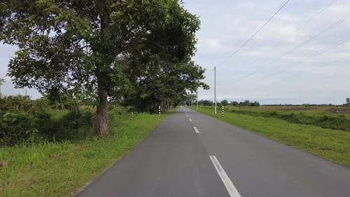 Gimbal-Schussfahrt auf der Asphaltstraße