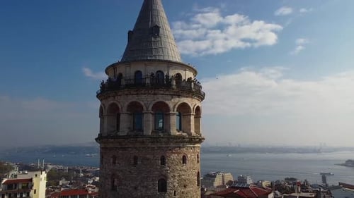Touristen am Galataturm