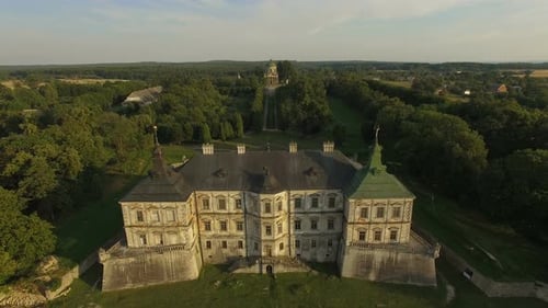 Luftaufnahme der alten Burg von oben