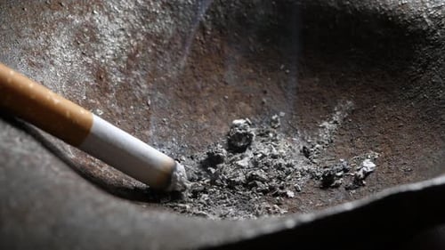 cigarette allumée