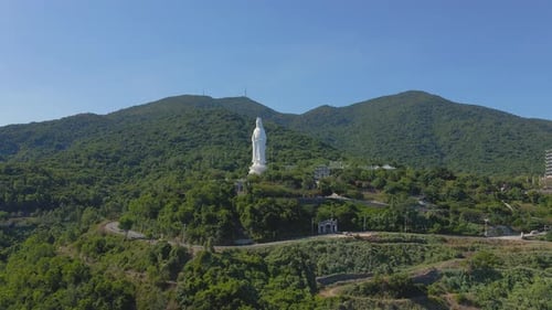 Foto aérea do famoso destino de viagem Son Tra Linh Ung Pagoda, também conhecido como Ledy Buddha em