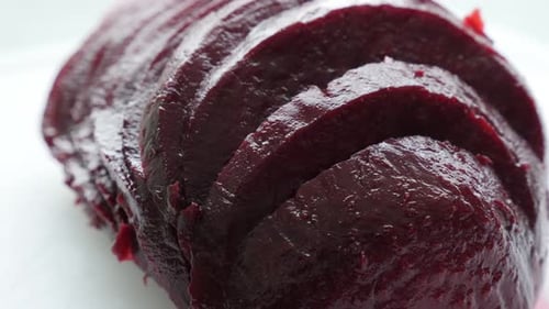 Légumes cuits à la betterave, petits morceaux 4K 3840X2160, images UltraHD - Beta vulgaris à la découpe