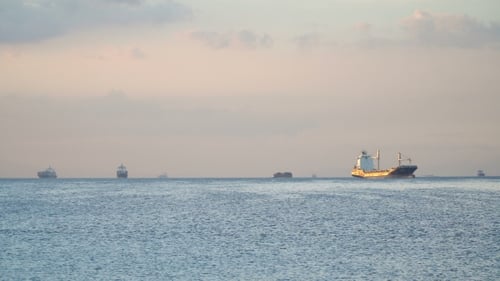 Navires de charge ancrés dans la mer. Philippines, Manille.