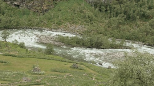 Río de montaña.
Noruega