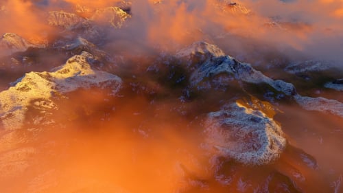 Abstrakte Luftberglandschaft bei Sonnenuntergang 1