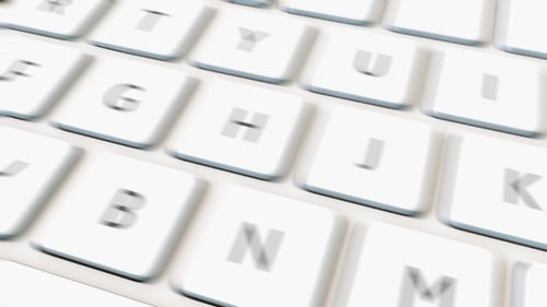 Teclado de computador branco e tecla vermelha de seleção