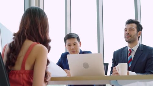 Solicitante de empleo en entrevista de trabajo: reunión con el gerente