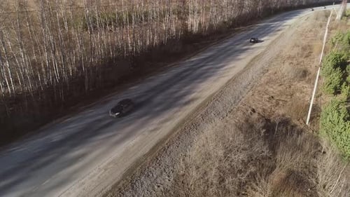 Luftaufnahme von Autos, die entlang der Spring Road 19 fahren