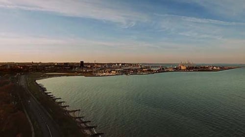 Industriehafen und Hafen