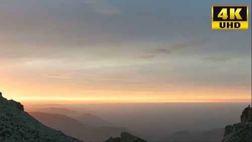 Sonnenaufgang am Berg