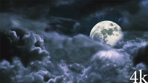 Dunkle Nacht bewölkter Himmel und Mond