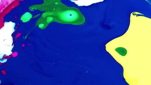 Vibrant Colors Mixing in Abstract Fluid Motion