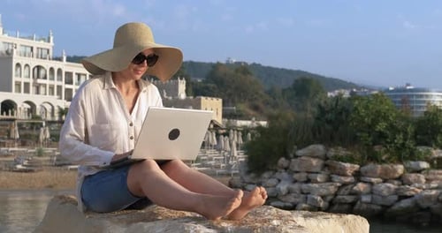 Berufstätige Frau auf Sea Air