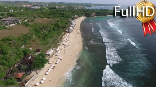 Luftaufnahme des Surfer Beach Balangan