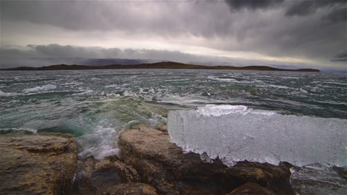 Melting of Ice on the Lake