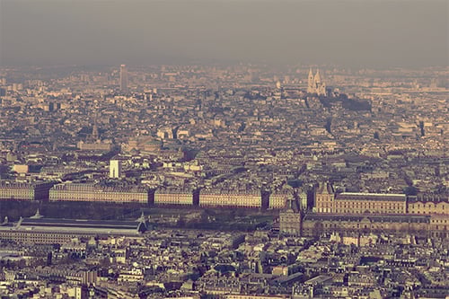Paris, França - Vista aérea do Louvre