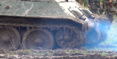 Tank sur le terrain.