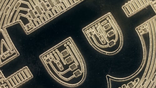 Kryptowährung Gold Bitcoin - BTC - Bitmünze. Extreme Schüsse Kryptowährung Bitcoin Münzen Rotatin