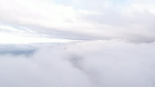 Nubes espesas sobre el pueblo