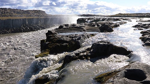 La poderosa cascada de Selfoss en Islandia