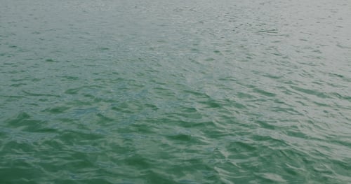Blaues Meer oder blaue Wasseroberfläche