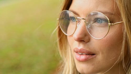 Spectacled Beauty
