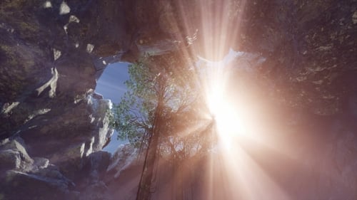 Sonnenlicht in der geheimnisvollen Höhle