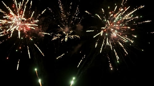 Exhibición de fuegos artificiales de año nuevo