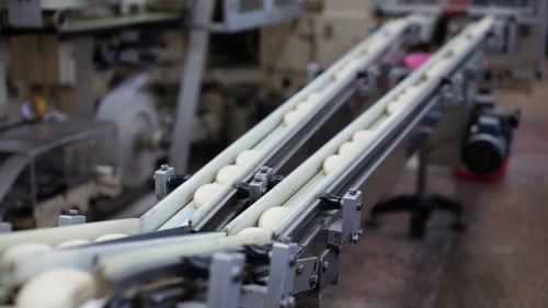 Línea de montaje con rebanadas de jabón