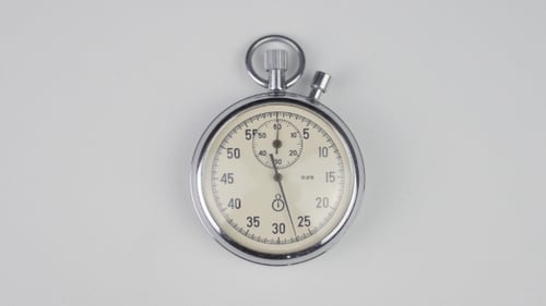 von Stoppuhr auf weißem Hintergrund