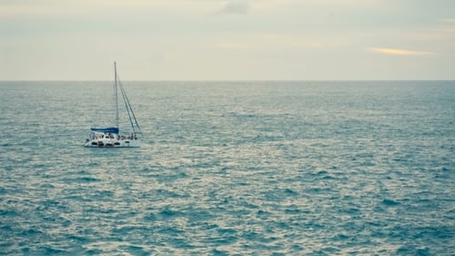 Ausflugsboot auf See