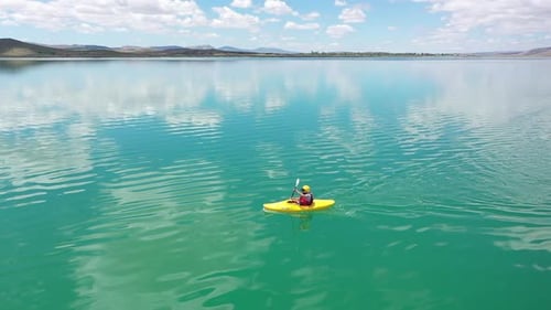 Vue Aérienne Du Canoë Sur Le Lac