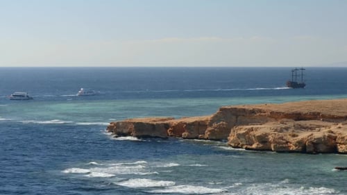 La côte rocheuse et la mer Rouge dans le parc national de Ras Muhammad