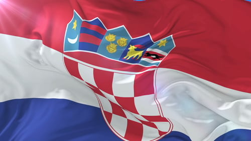 Flagge Kroatiens weht